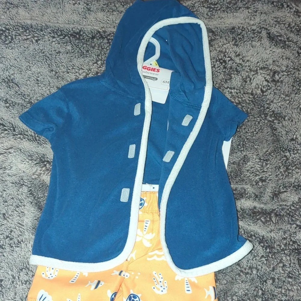 HUGGIES Babywear Hooded Swim Shirt and Shorts Set 6M NWT